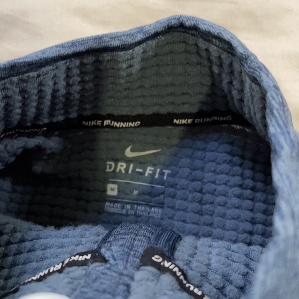 Nike - Picture 2 of 2